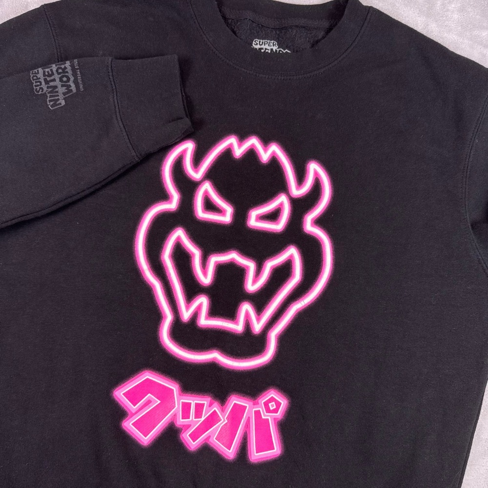Super Nintendo World Universal Studios Bowser Neon Pink Sweatshirt Black Mens S